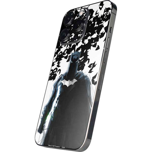 DC Comics Batman Holding batarang Art iPhone 14 Pro Skin